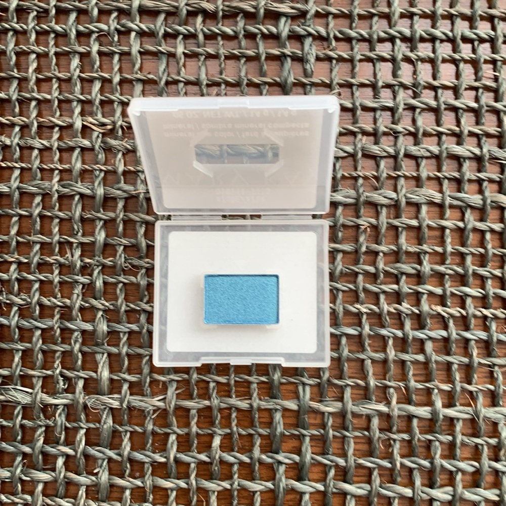 Mary Kay NIP Azure Blue Mineral Eye Color - Picture 2 of 4